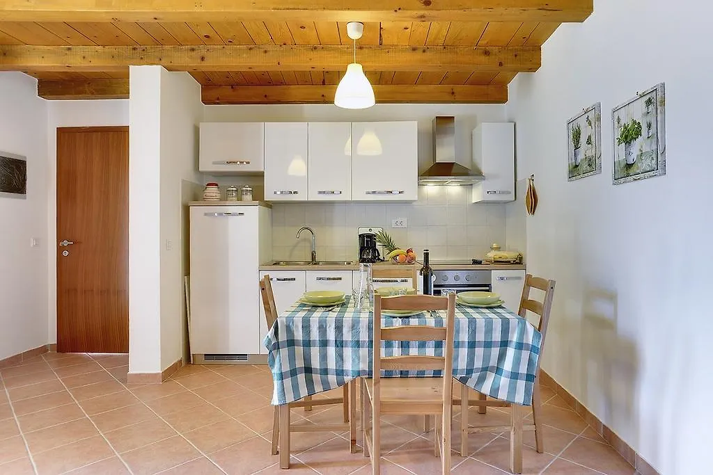 Apartments Susanna Liznjan Croatia